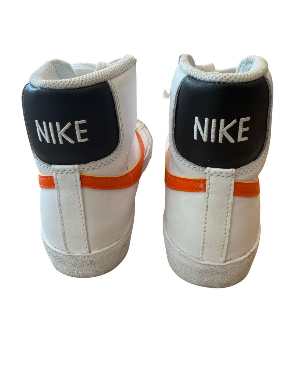 Sneaker "Blazer Mid" mit orangenem Swoof Gr.38 | Nike