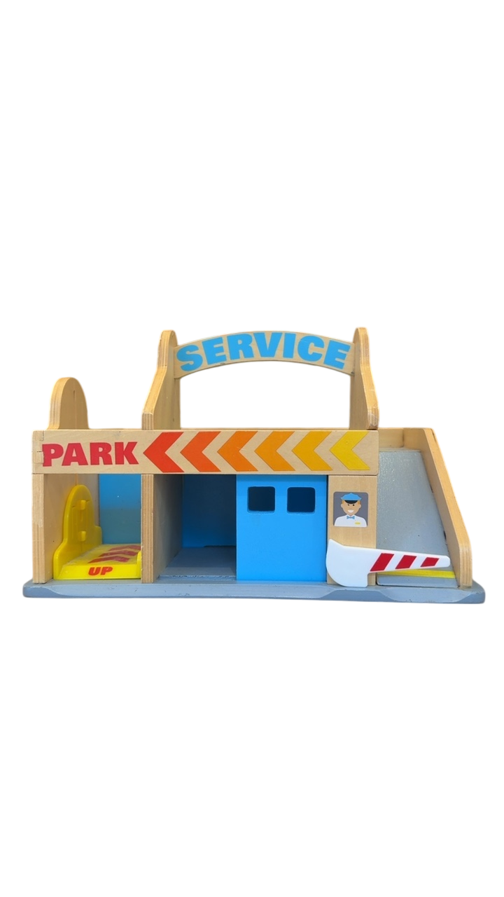 Service-Station Park-Garage 19271  | Melissa & Doug