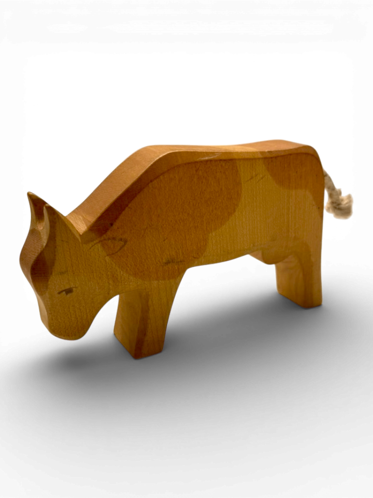 Spielzeugfigur "Kalb braun stehend" Naturholz Gr. 8 cm | Ostheimer