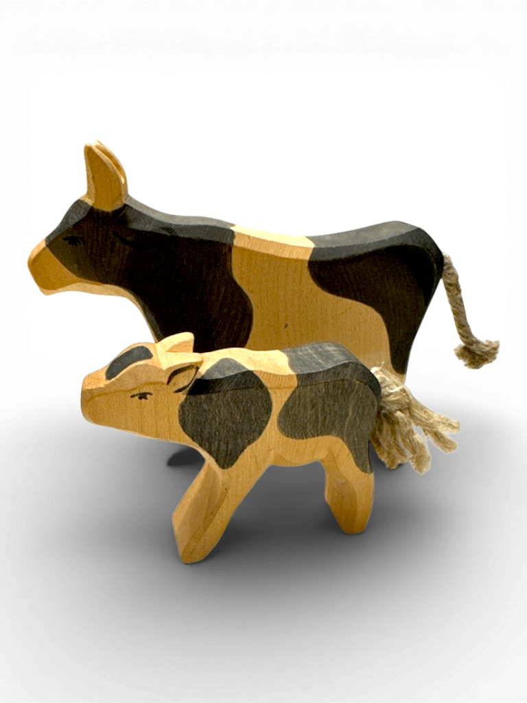 Spielzeugfigur "Kuh schwarz stehend 11042 Naturholz Gr.11.5 cm | Ostheimer