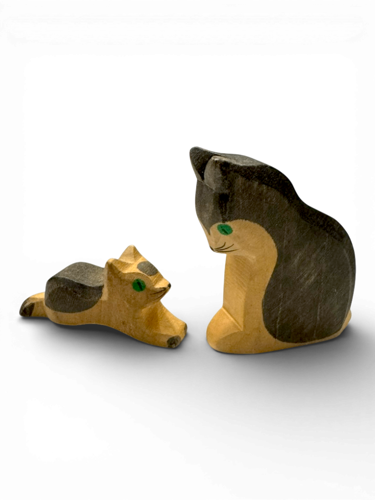 Set 2 Figuren: "Katze klein 11408 & Katze groß 11401" | Ostheimer