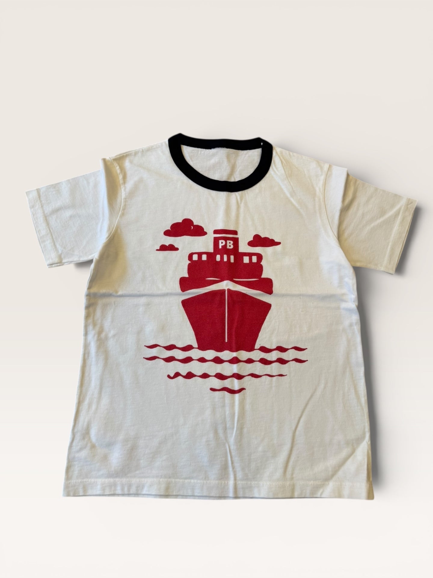 T-Shirt Weiß-Rot mit rotem Schiffs-Print Gr.152 | Petit Bateau