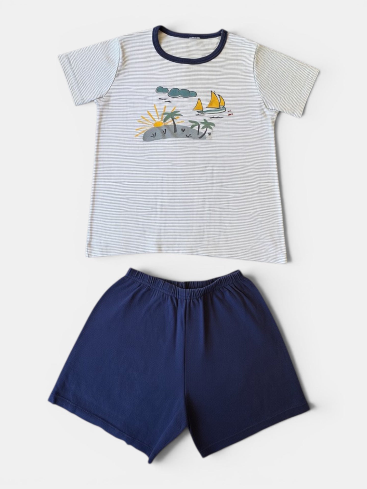 Pyjama kurz Weiß mit blauen Streifen und Druck Gr.140 | Petit Bateau