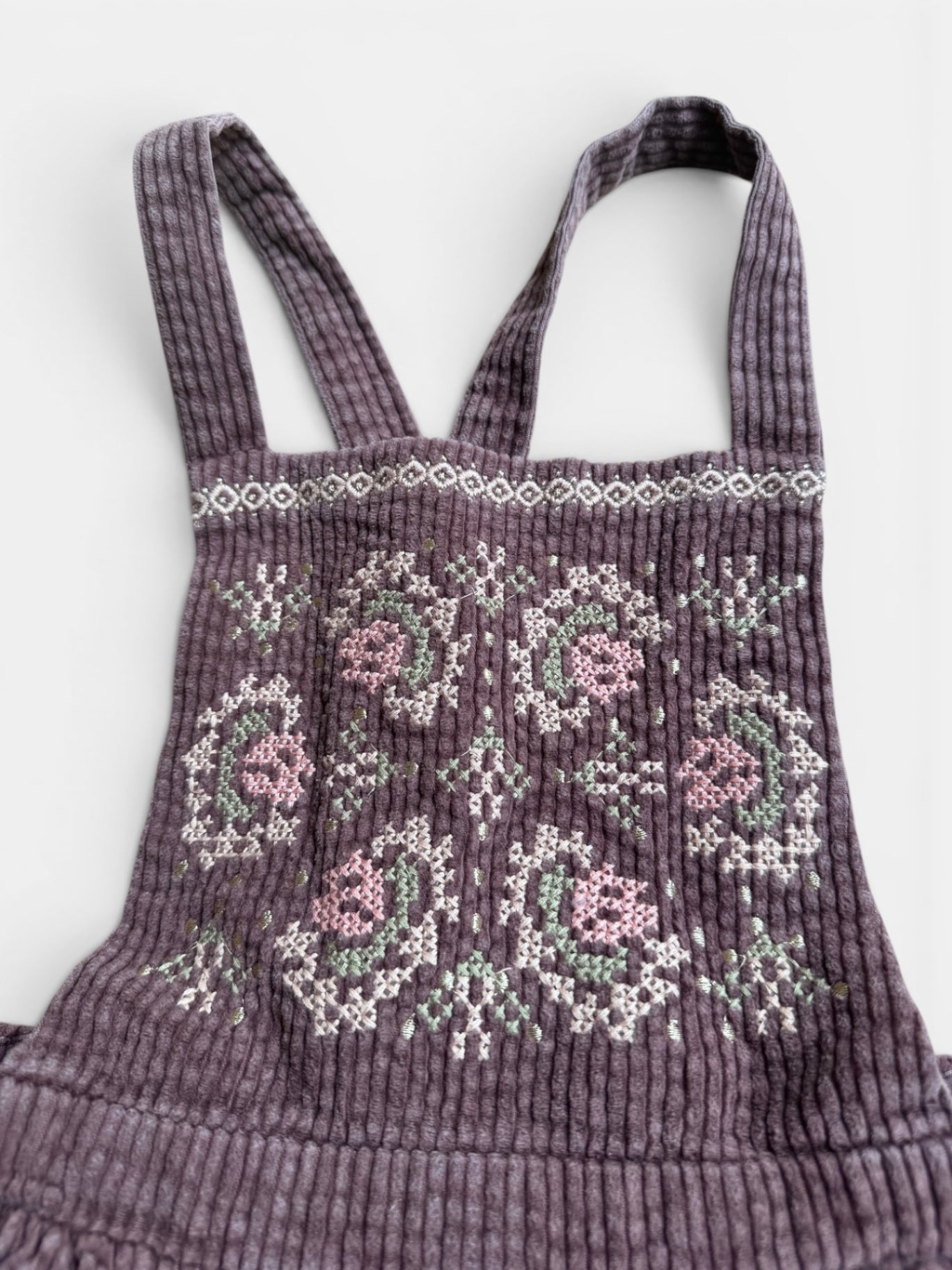 Latzkleid Aubergine Gr.128 | Louise Misha