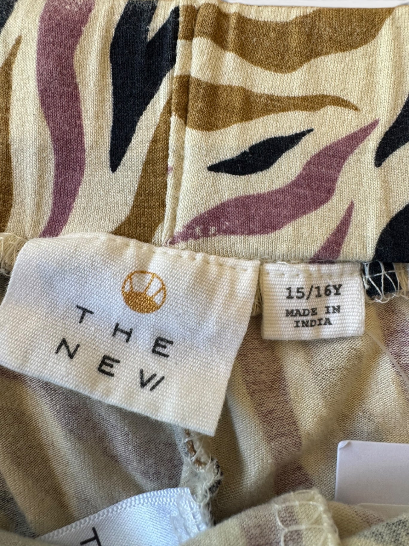 Shorts Beige, Lila, Navy, Gold Gr.15/16Y | THE NEW