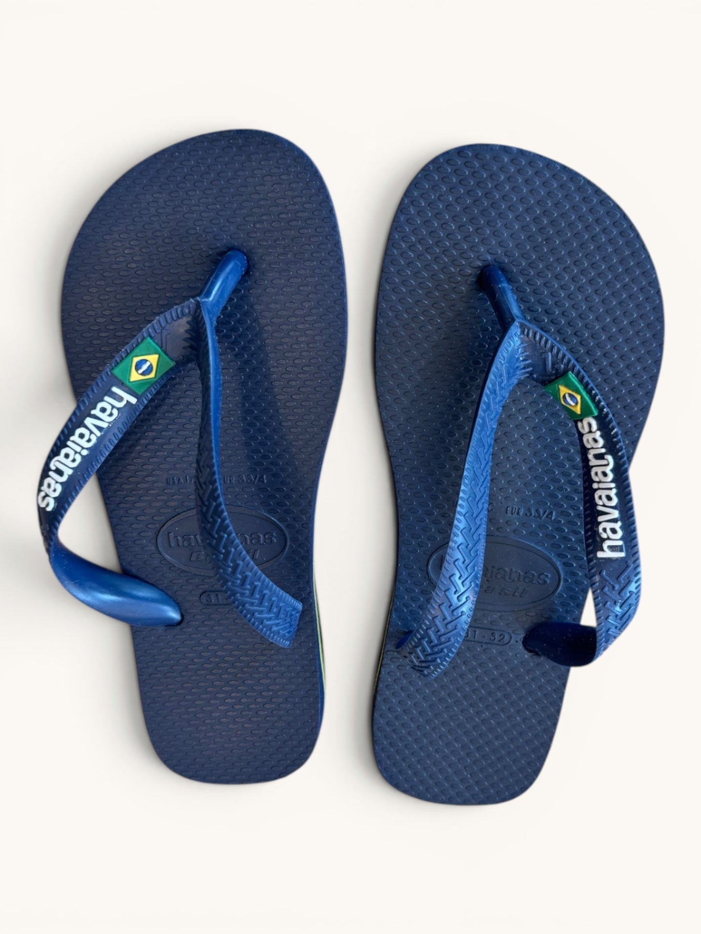 Zehentrenner – Unisex Dunkelblaue Flip-Flops mit Flaggen-Logo Gr.33/34 | Havaianas