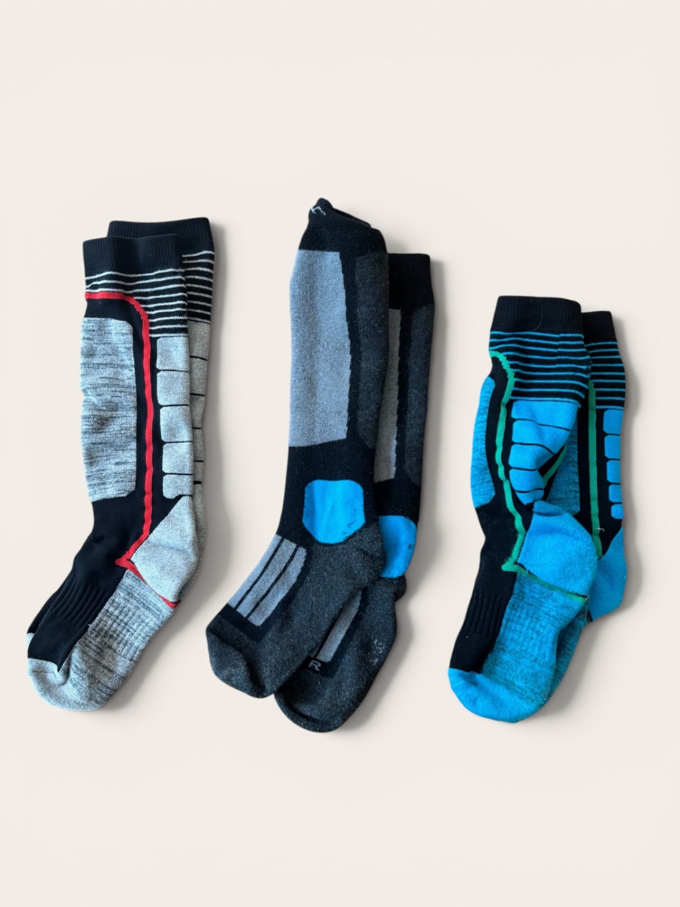 Kinder Skisocken 3er-Set – Gepolsterte Funktionsstrümpfe für Wintersport und Outdoor Gr.32-35 | Falke