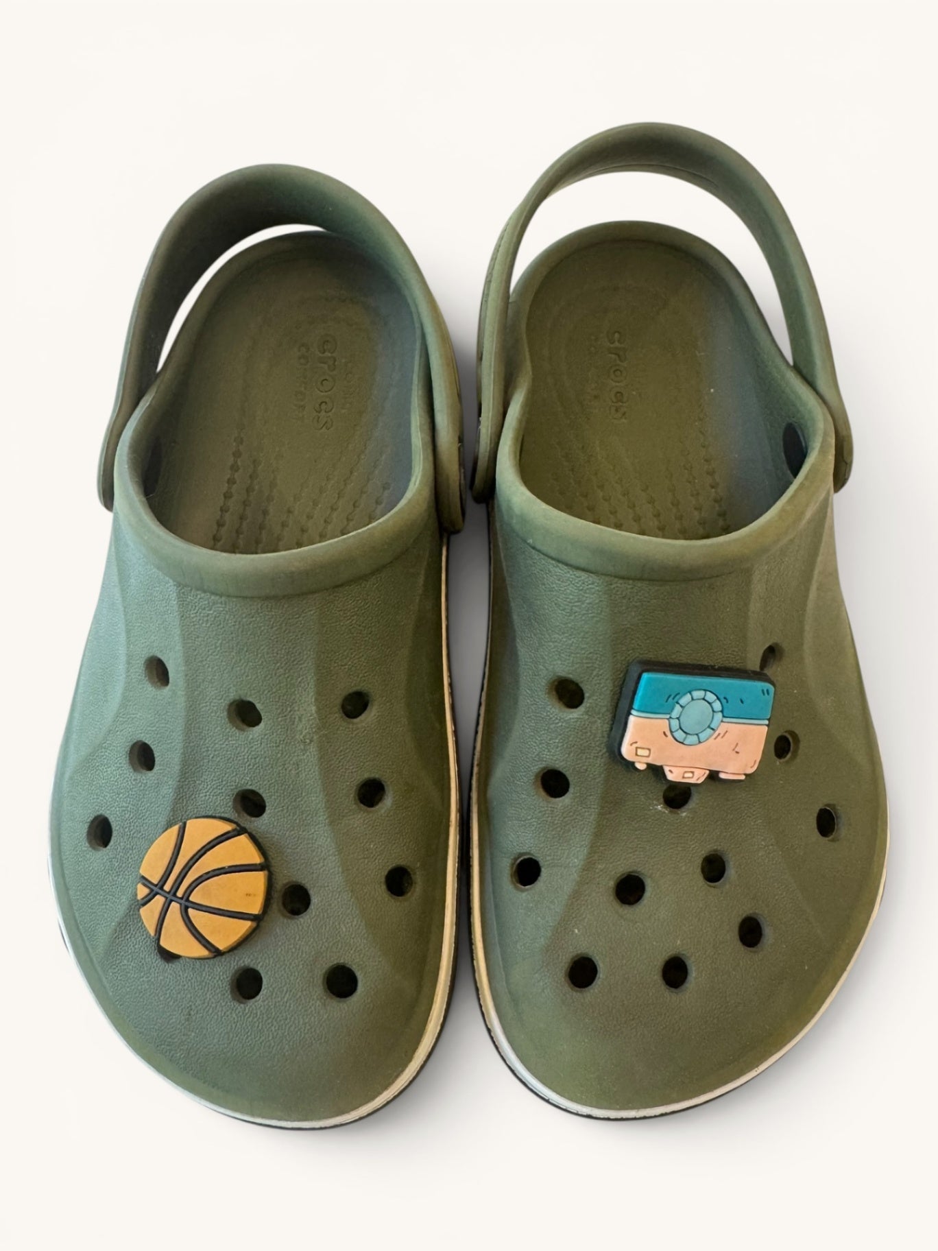 Badeschuhe Olivgrün Gr.C11 | 28 | Crocs