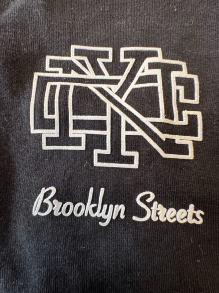 T-Shirt Schwarz – Kurzarm-Shirt mit weißem „Brooklyn Scouts“-Prin Gr.140 | Brooklyn Streets
