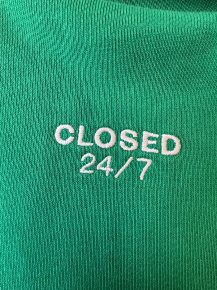 „24/7“ Kapuzenpullover Hoodie Grün Gr.140 | Closed