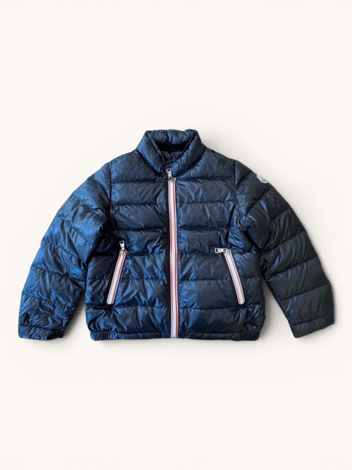 Luxus Daunenjacke Dunkelblau mit Logo-Patch & Trikolore-ZippernGr.104 | Moncler