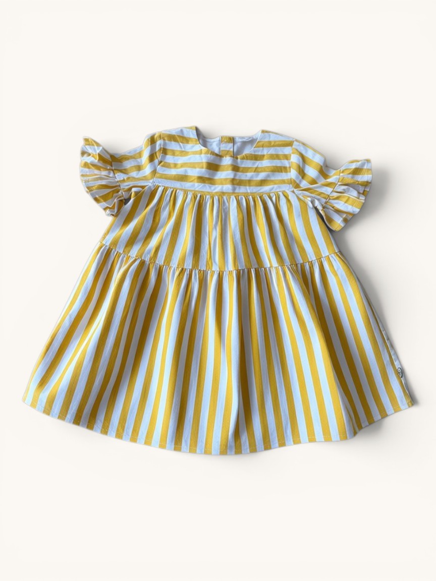 Gestuftes Sommerkleid mit gelben Streifen Gr.104 | POMPdeLUX