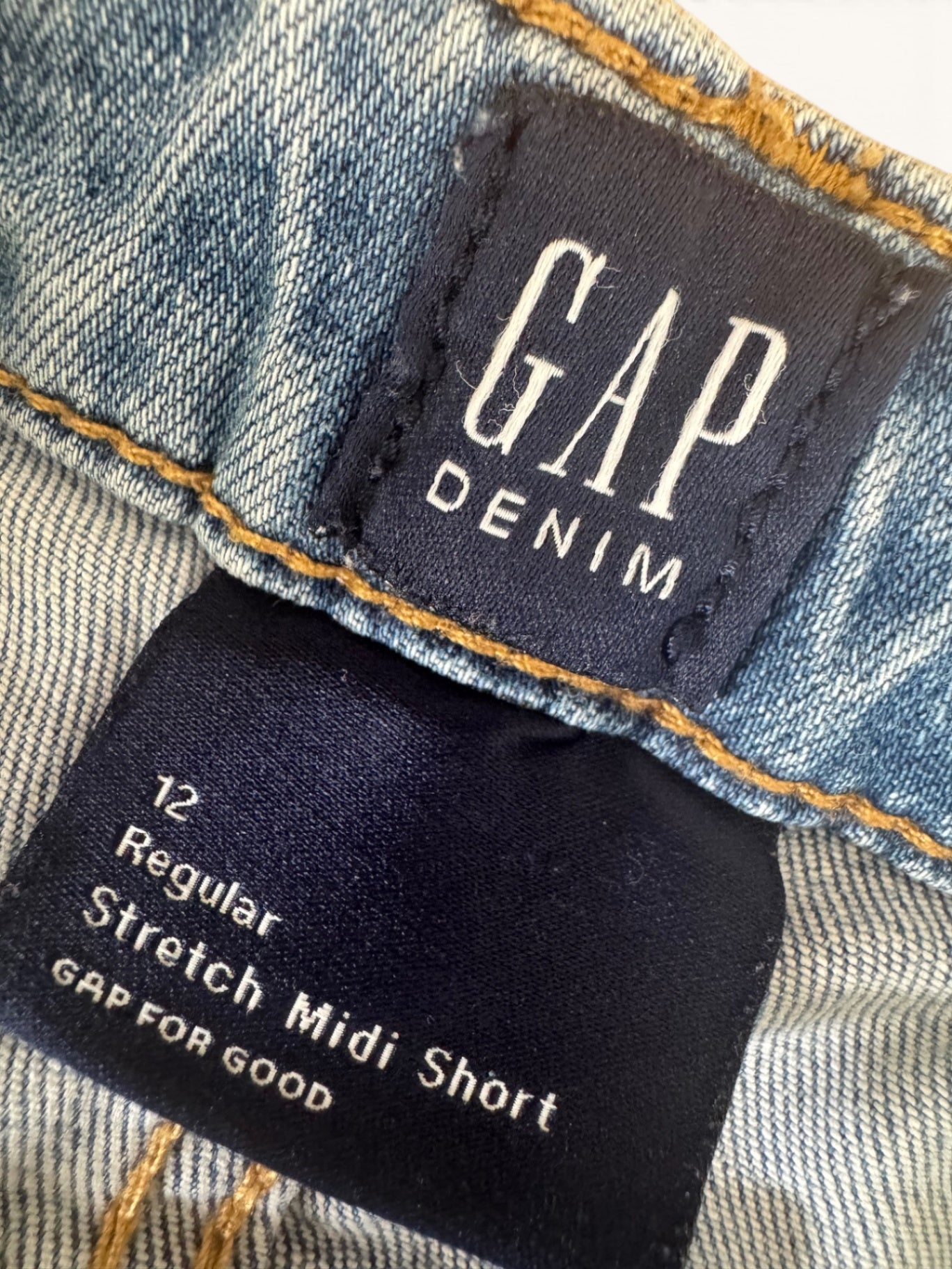 Lässige Stretch-Midi-Jeans-Shorts Gr.12 | GAP