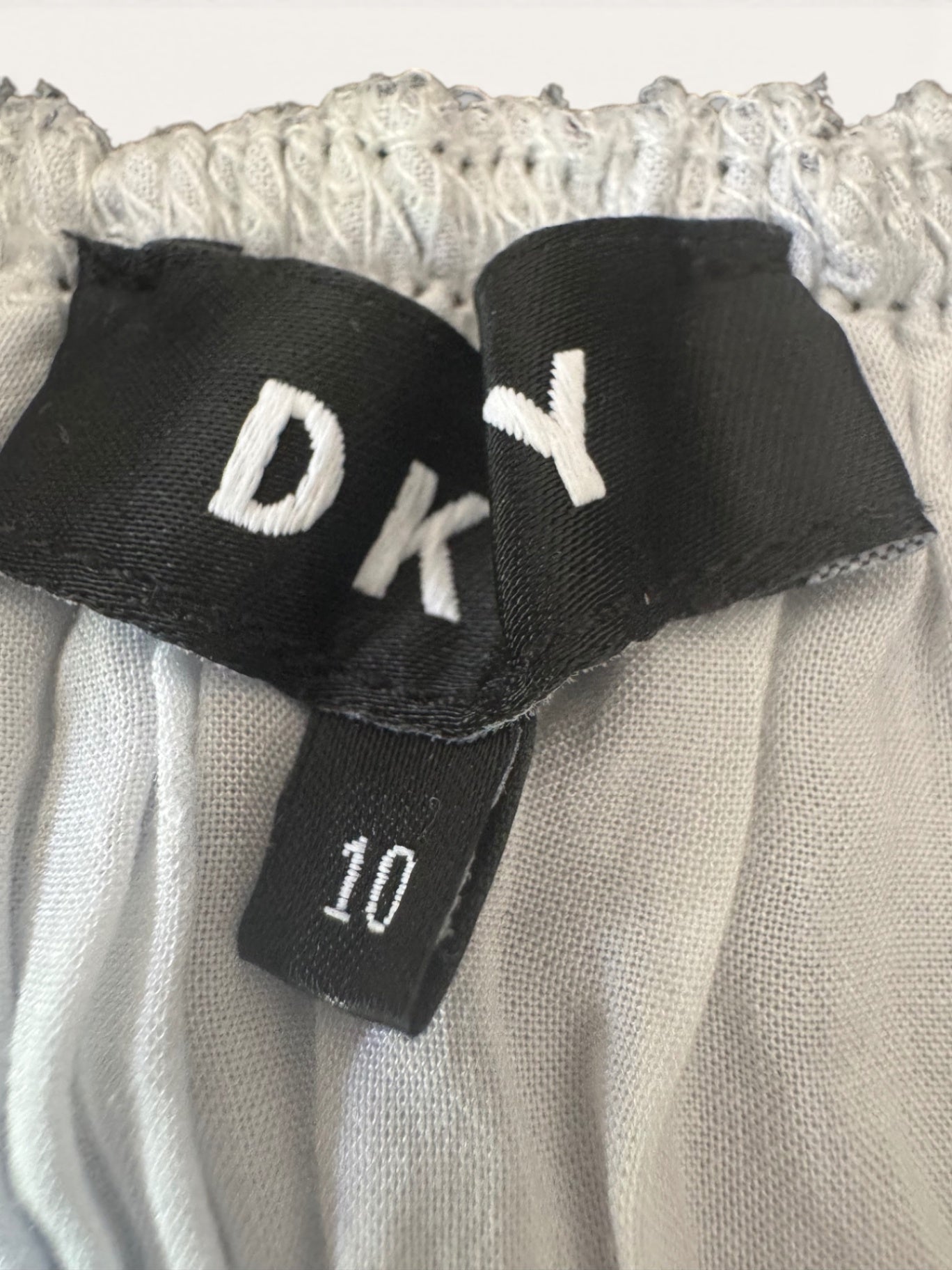 Urban-Style Plissee-Rock im NYC-Print Gr.10 | DKNY