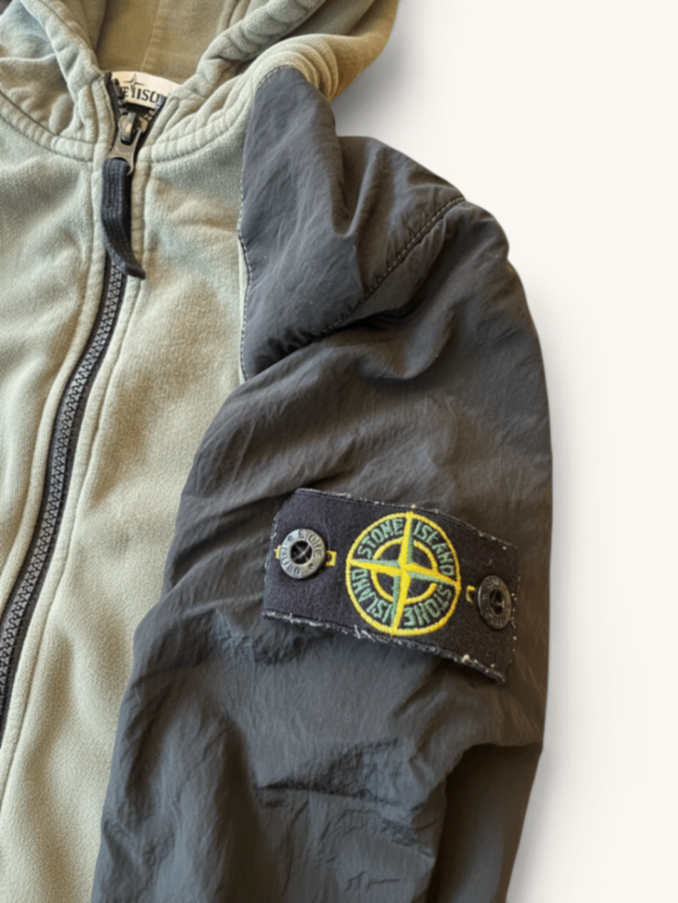 remium Zip-Hoodie im Material-Mix Oliv-Schwarz Gr.10 | Stone Island Junior