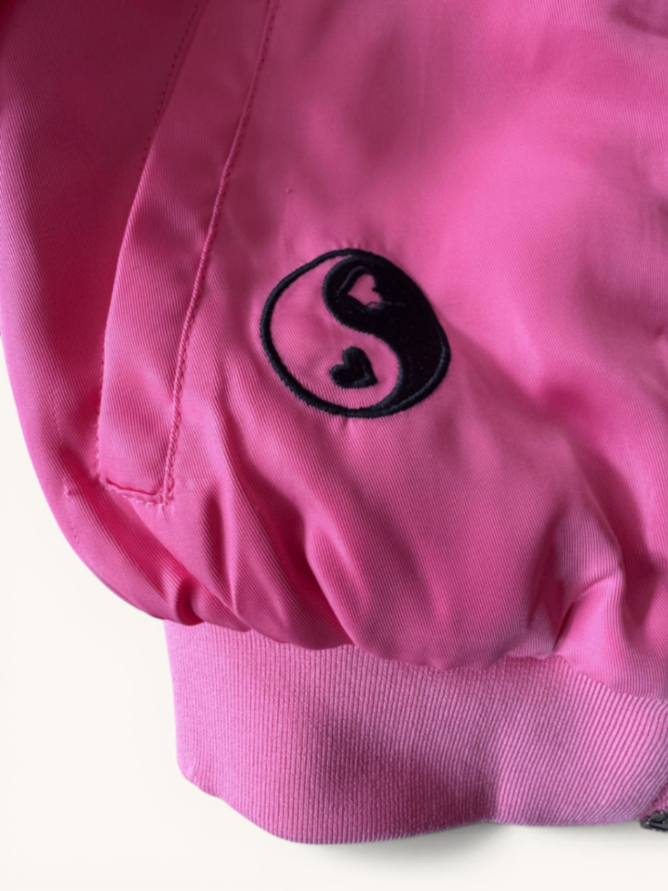Knallige Bomberjacke mit Ying-Yang-Motiv Pink Gr.110 | Molo