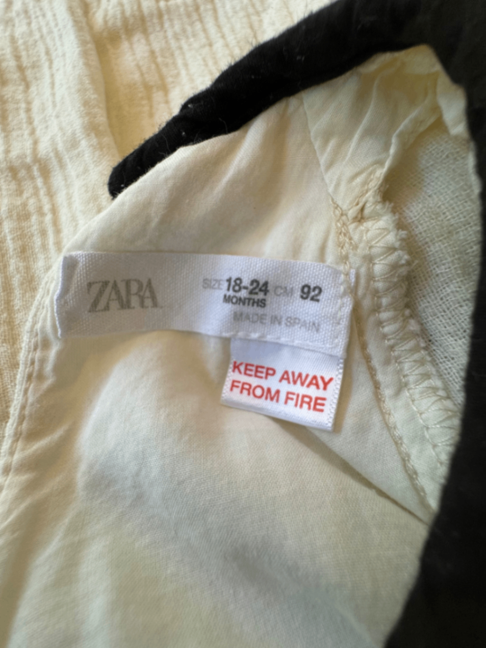 Musselin-Kleid mit Kontrast-Kragen & Schleifen Creme Gr.86/92 | Zara