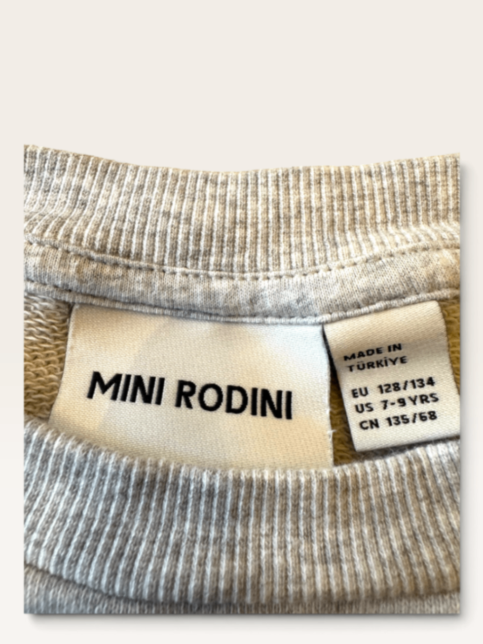 Kinder-Sweatshirt, Grau-Melange mit Herz-Applikation Grau Gr.128/134 | Mini Rodini