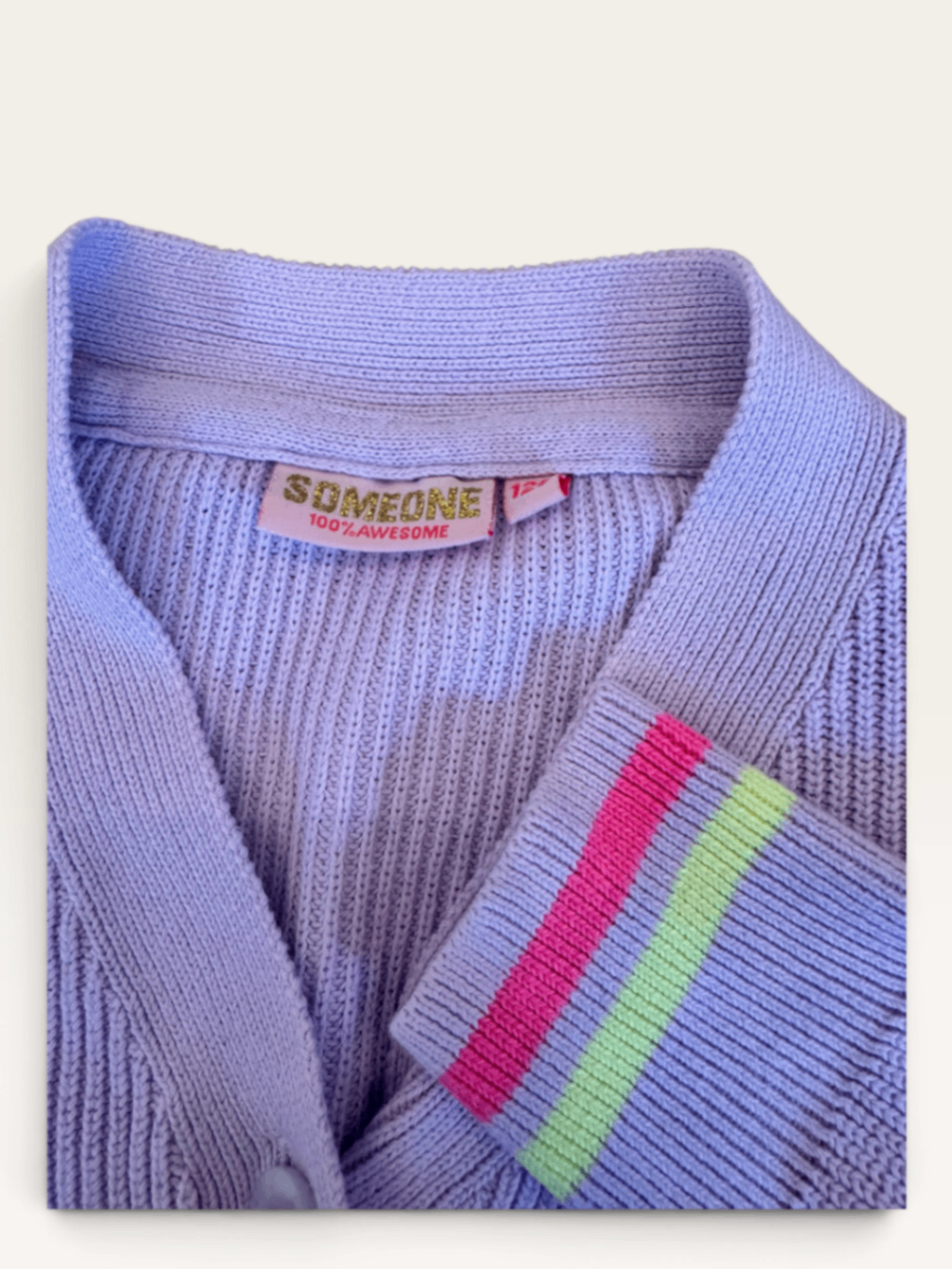 Kinder-Cardigan mit Neon-Streifen, Hellblau/Flieder Gr.12 | SOMEONE