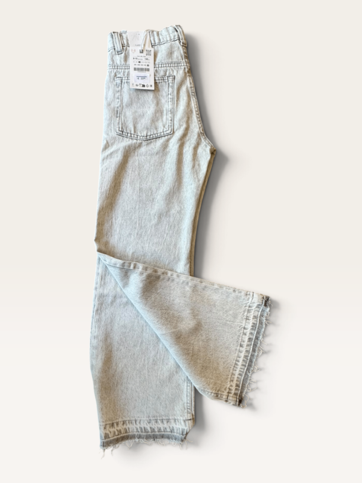 Flared Fit Jeans mit Fransensaum (Hellgrau / Washed Grey) Gr.146 | ZARA
