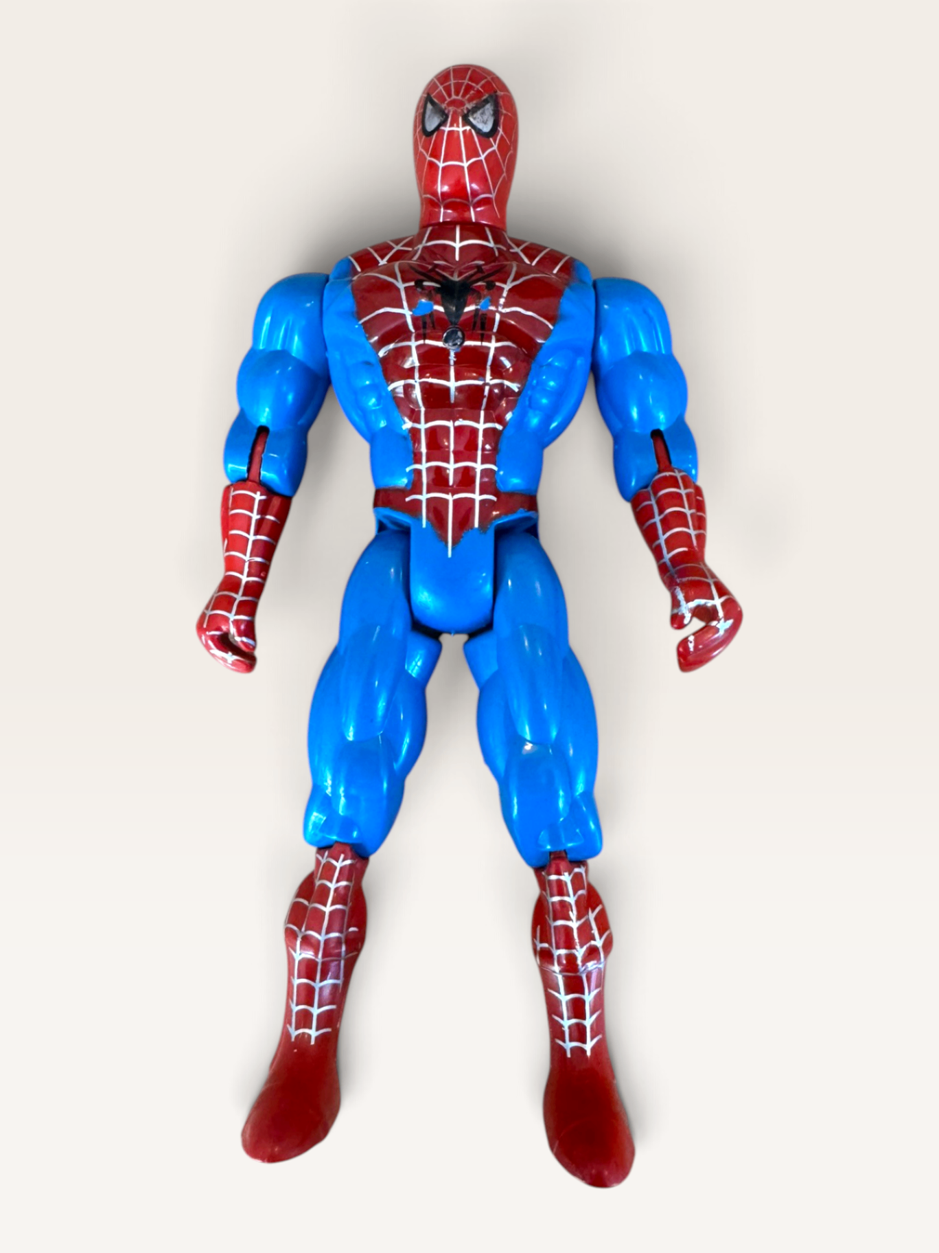 Marvel – Spider-Man Retro Actionfigur mit erhabenem Spinnennetz-Muster Gr.ca. 30 cm | Marvel