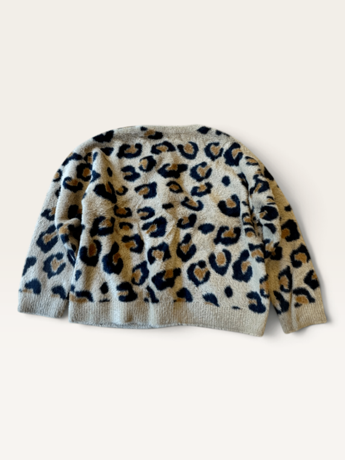Flauschiger Cardigan im Leo-Look mit Patch (Gr. 8–9 Jahre / 130 cm) | Jelly Mallow