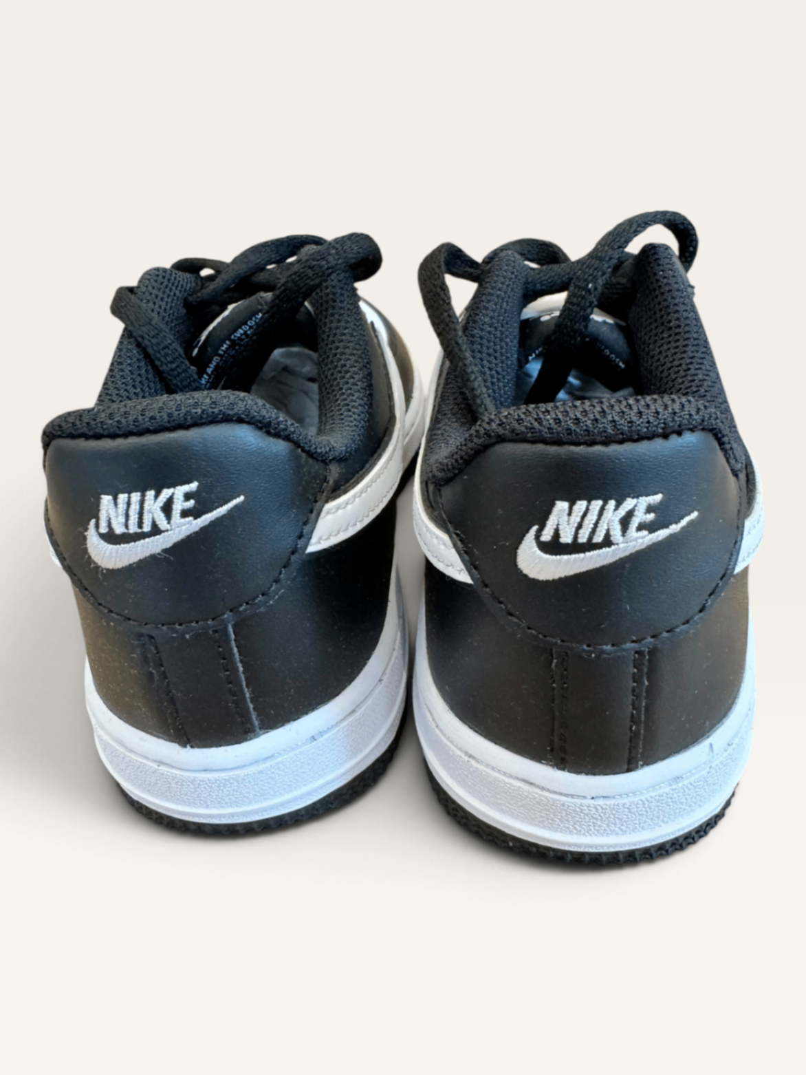 Air Force 1 LE (PS / GS) Kids Sneaker Schwarz/Weiß Gr.33 | Nike
