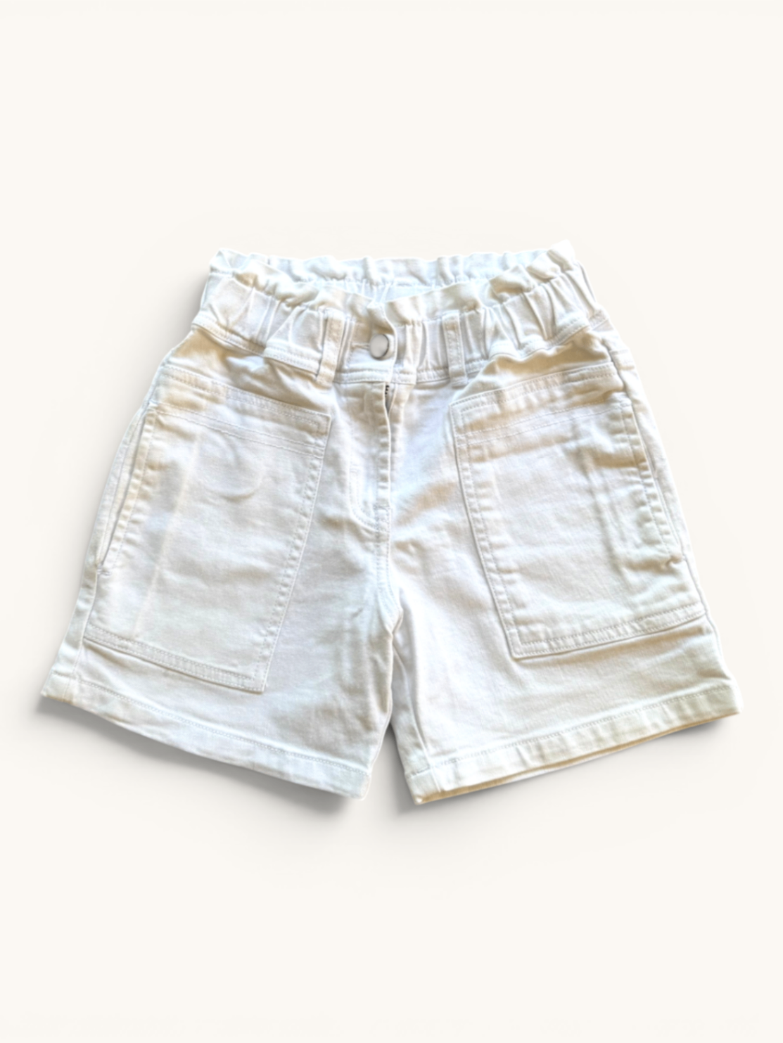 Jungs & Deerns Stella McCartney Kids weiße Denim-Shorts mit Paperbag-Bund und aufgesetzten Cargo-Taschen