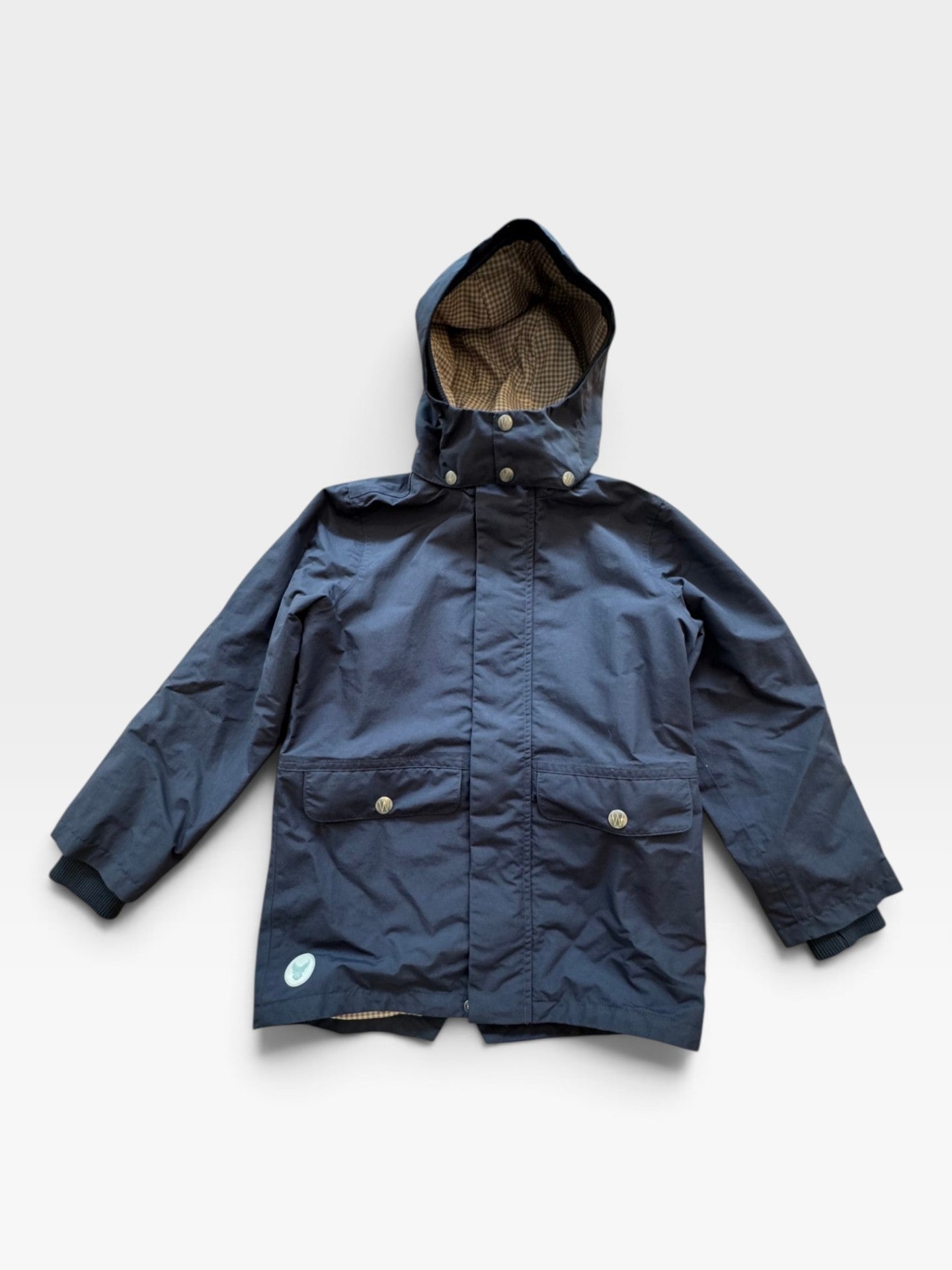 Dunkelblaue Jungs & Deerns Wheat Parka Übergangsjacke mit abnehmbarer Kapuze und braun-beigem Karo-Innenfutter